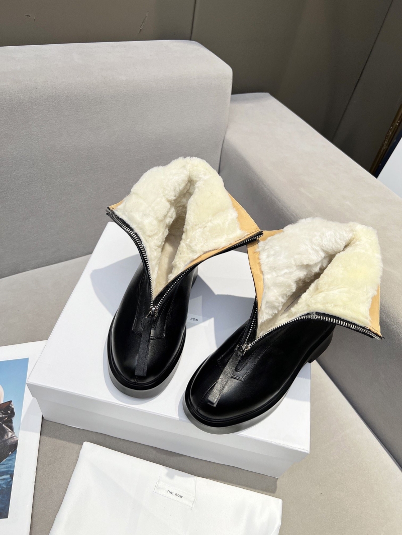 The R0w boots